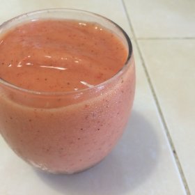 Strawberry mango smoothie 280x280
